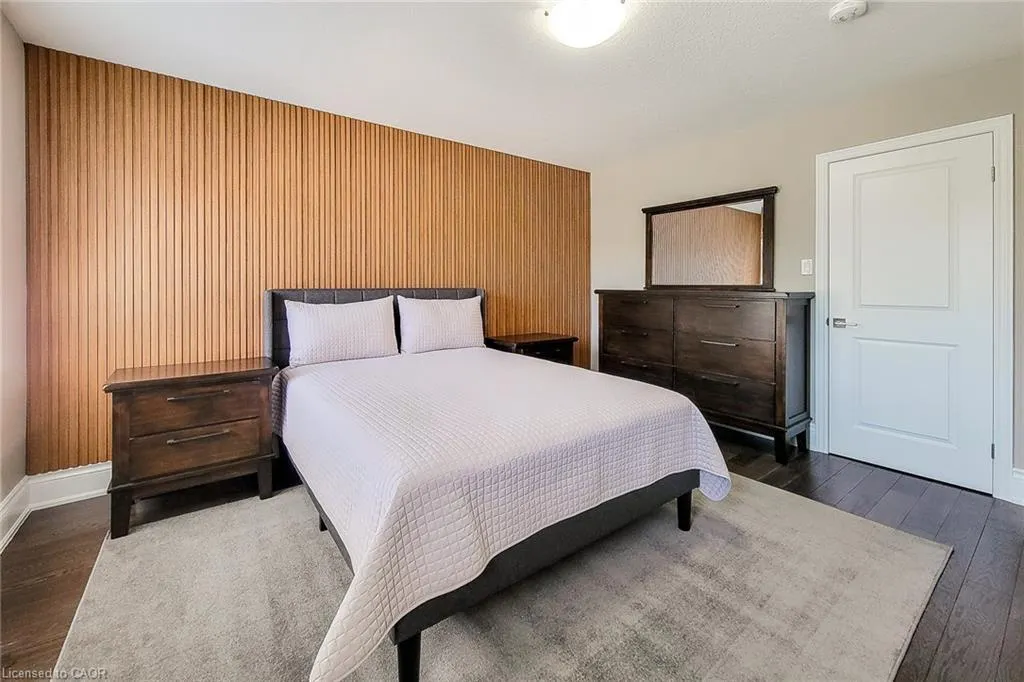 19 Dresser Lane