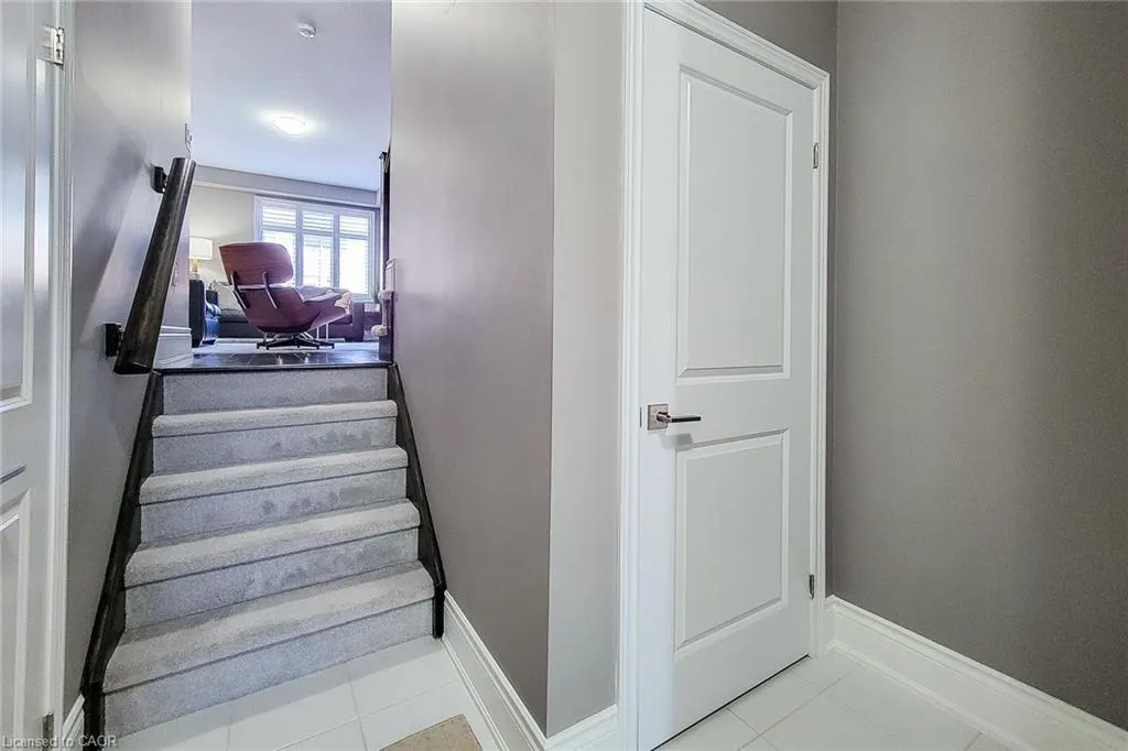 19 Dresser Lane