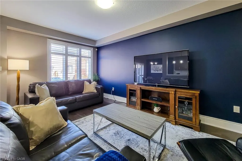 19 Dresser Lane