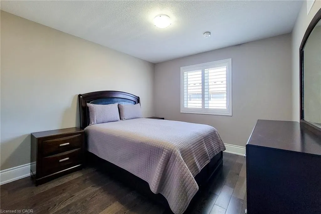 19 Dresser Lane