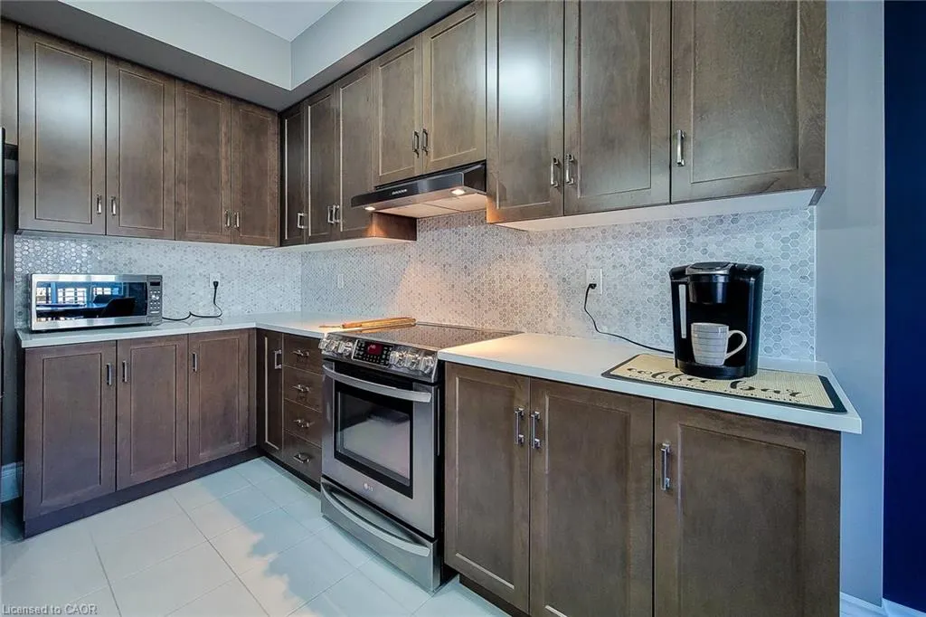 19 Dresser Lane