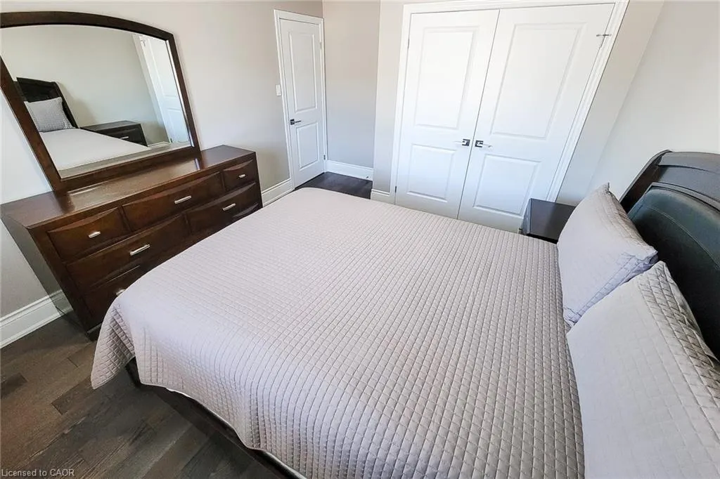 19 Dresser Lane