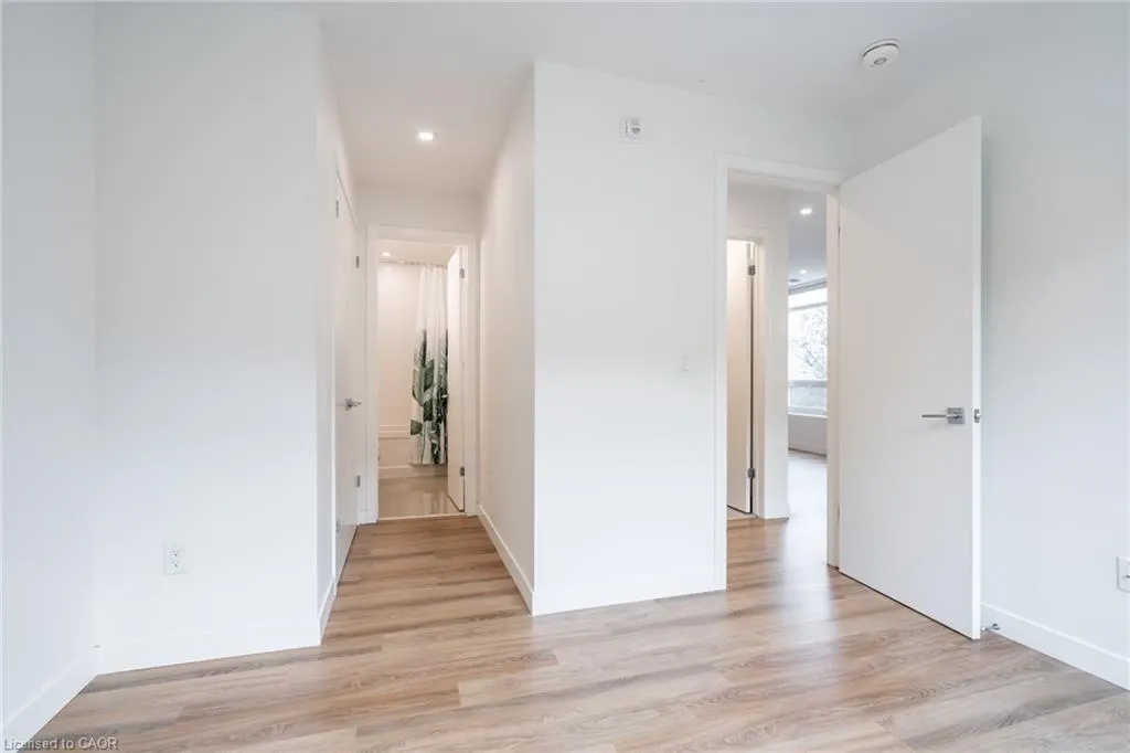 467 Charlton Avenue E, #308