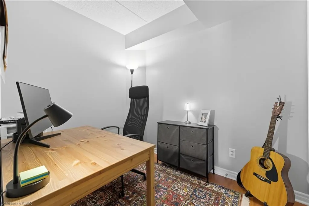 1421 Walkers Line, #304