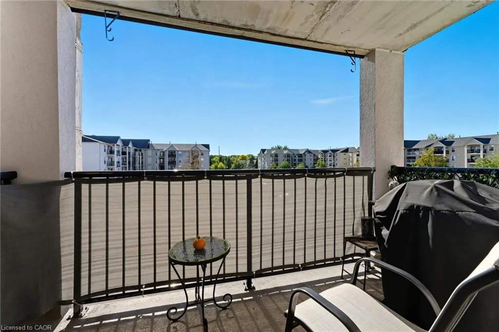 1421 Walkers Line, #304