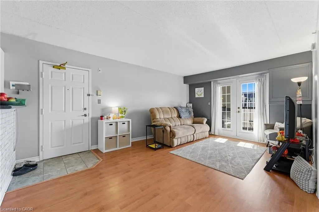1421 Walkers Line, #304