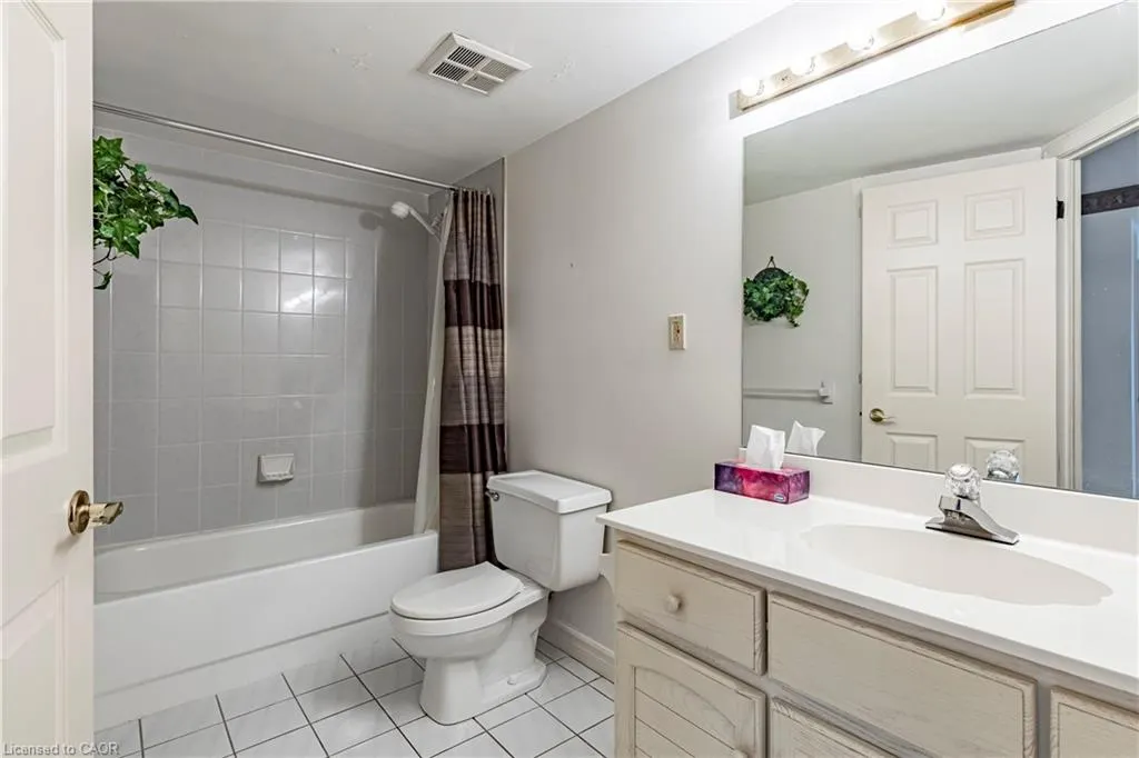 67 Caroline Street S, #304 (3D)