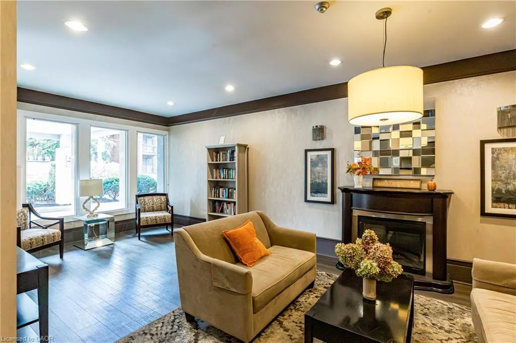 67 Caroline Street S, #304 (3D)