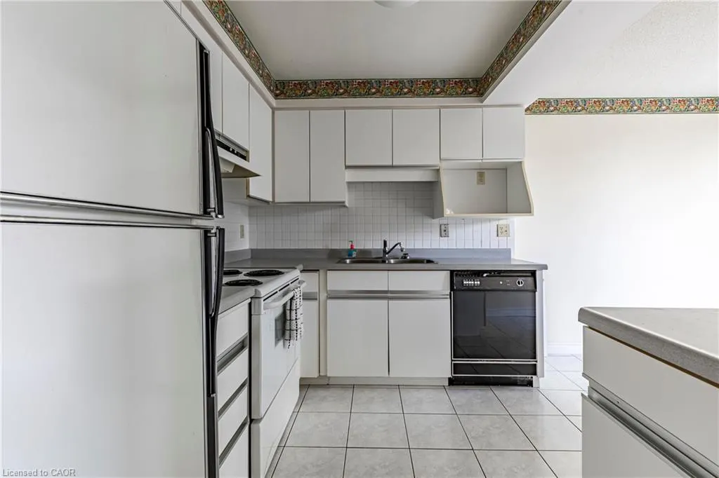 67 Caroline Street S, #304 (3D)