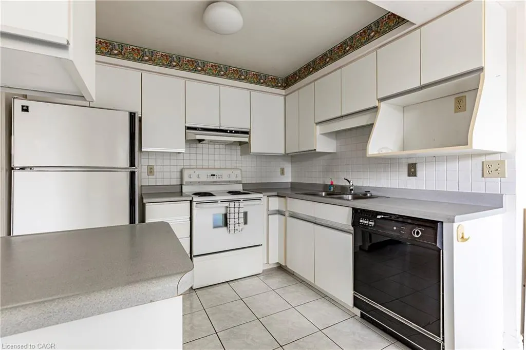 67 Caroline Street S, #304 (3D)