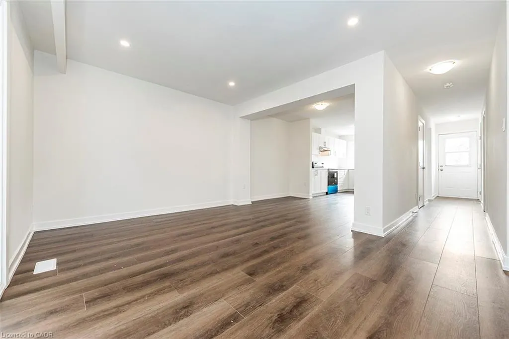 20 Anna Capri Drive, #2