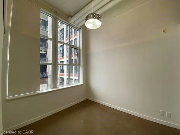 404 King Street W, #211