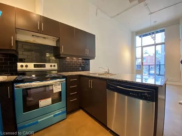 404 King Street W, #211