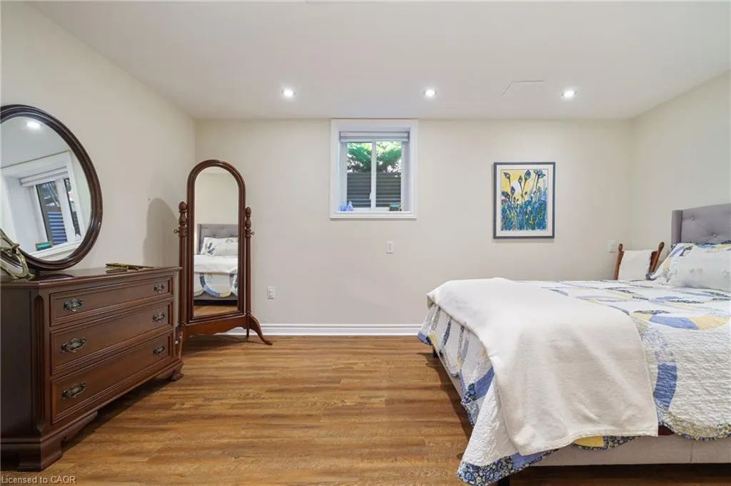 353 Park Street W