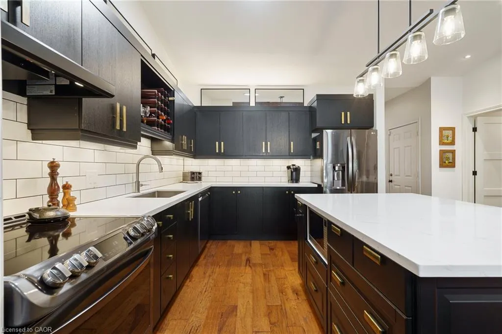 353 Park Street W