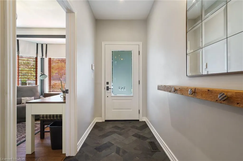 353 Park Street W