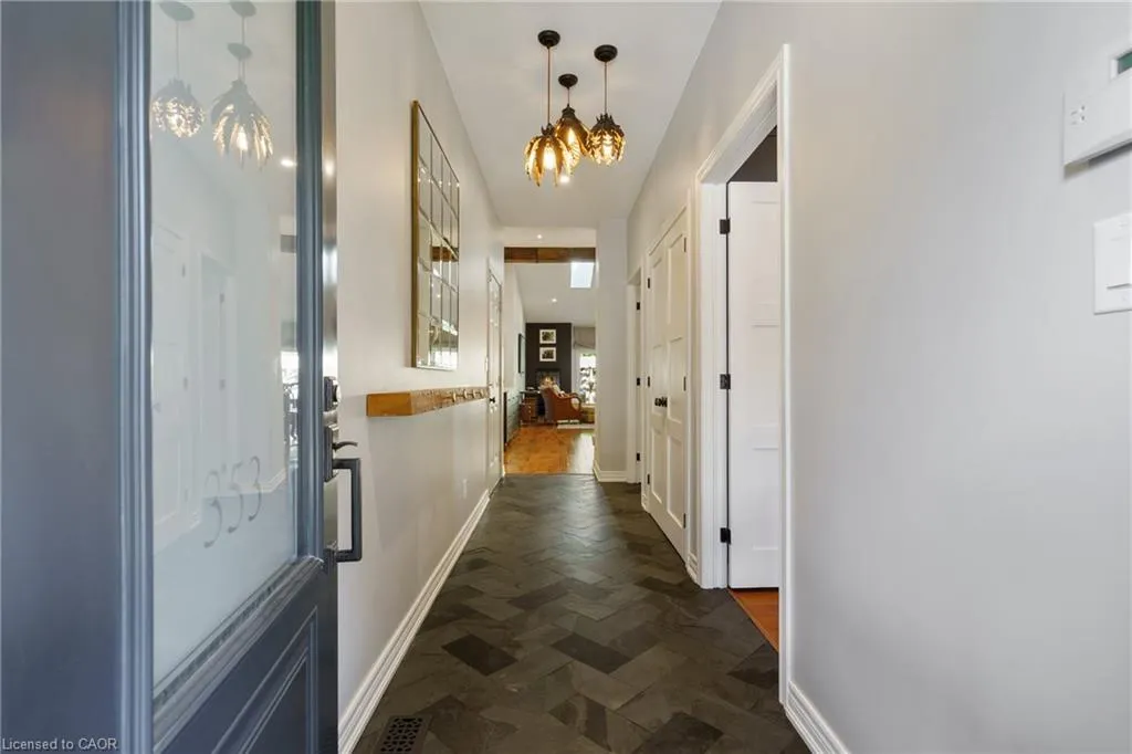 353 Park Street W