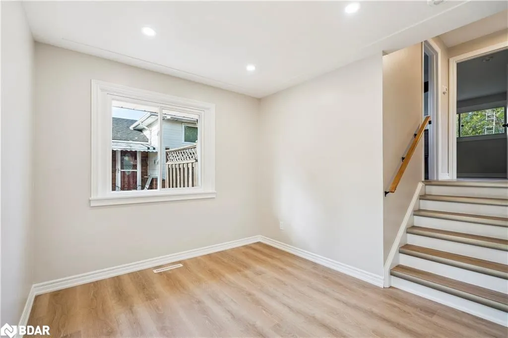 10 Sycamore Street