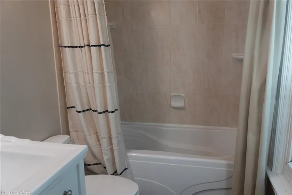 5475 Lakeshore Road, #9