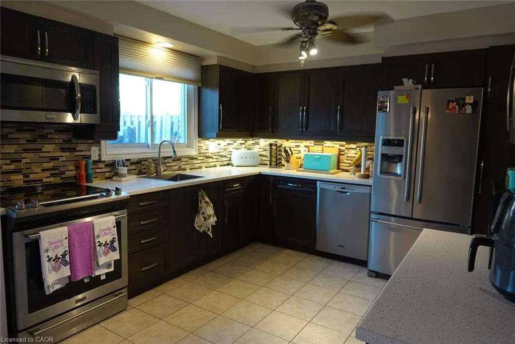 5475 Lakeshore Road, #9