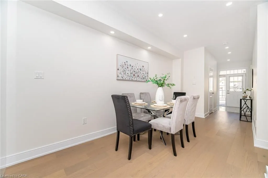 305 Garner Road, #102