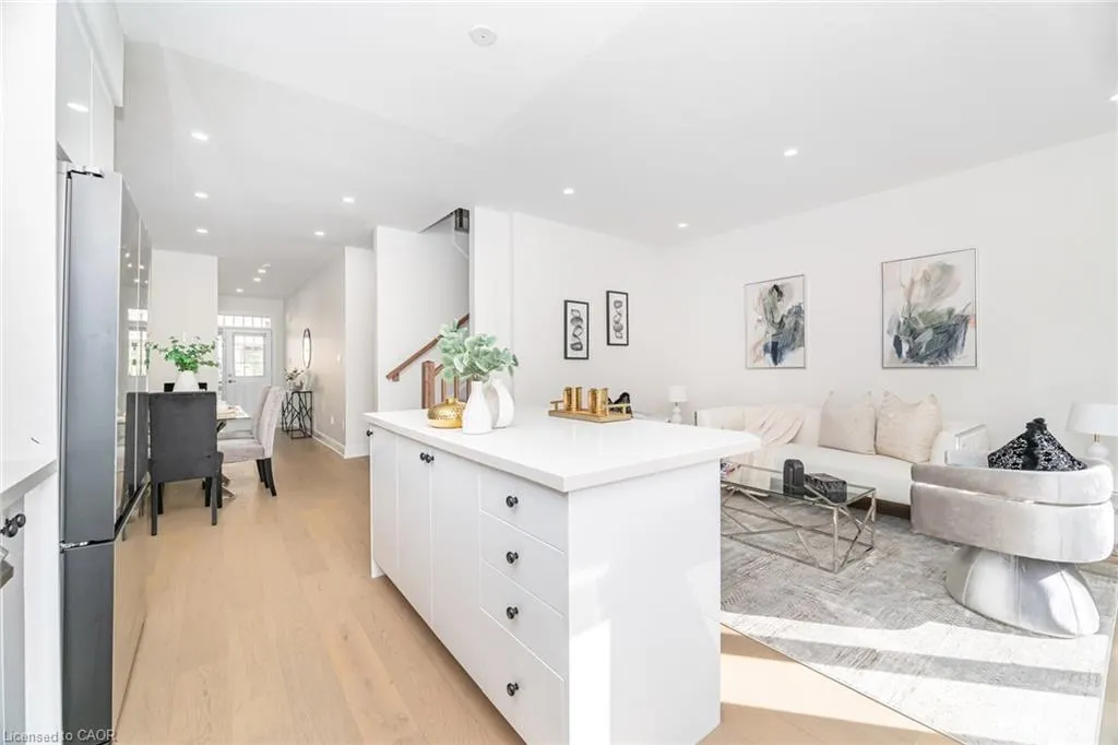 305 Garner Road, #102