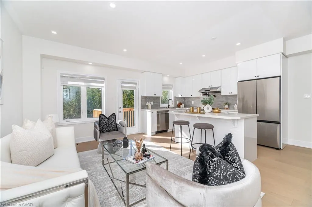 305 Garner Road, #102