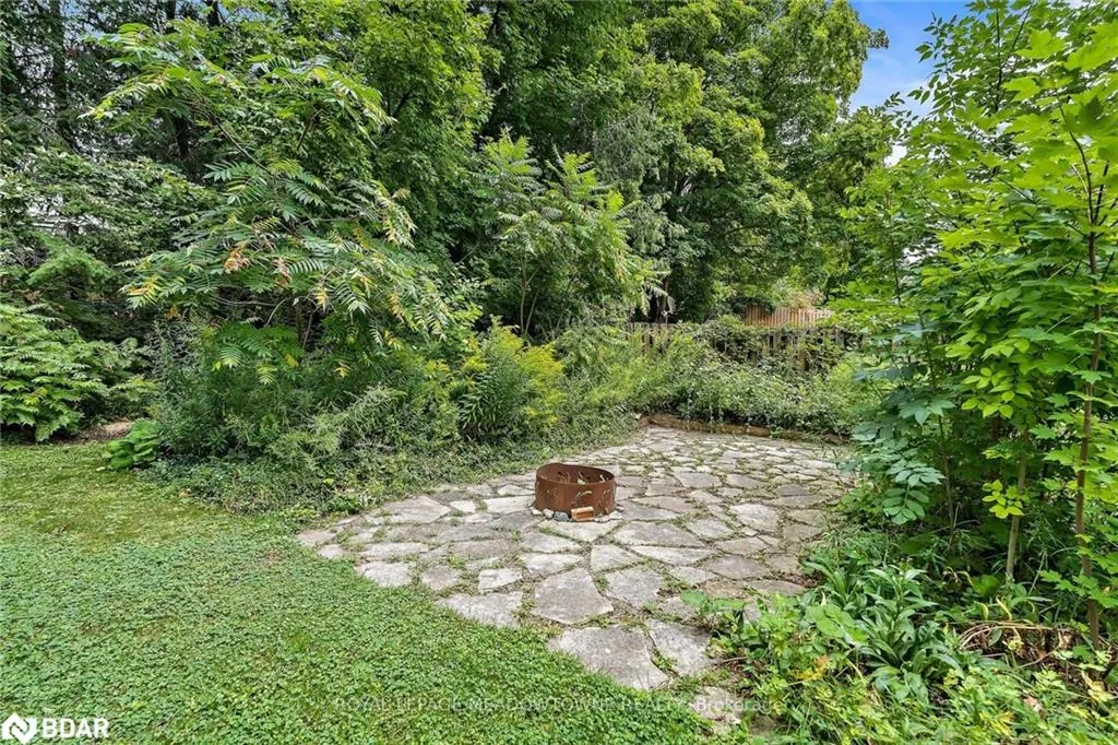 11369 22 Side Road