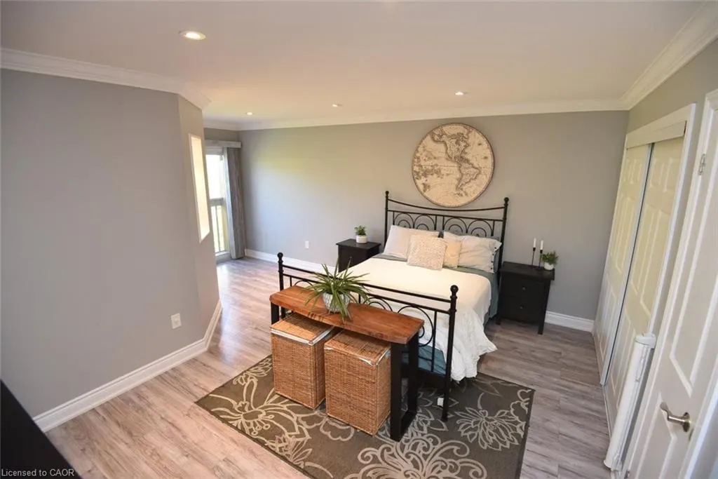 2075 Walkers Line, #203