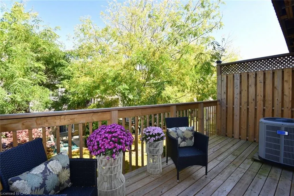 2075 Walkers Line, #203