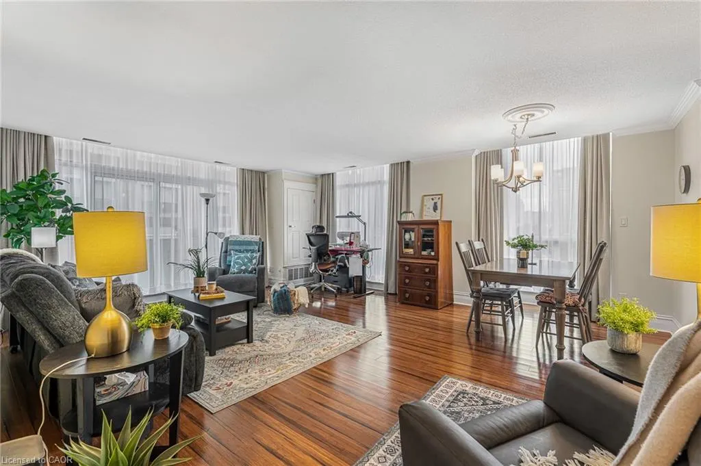 67 Caroline Street S, #102