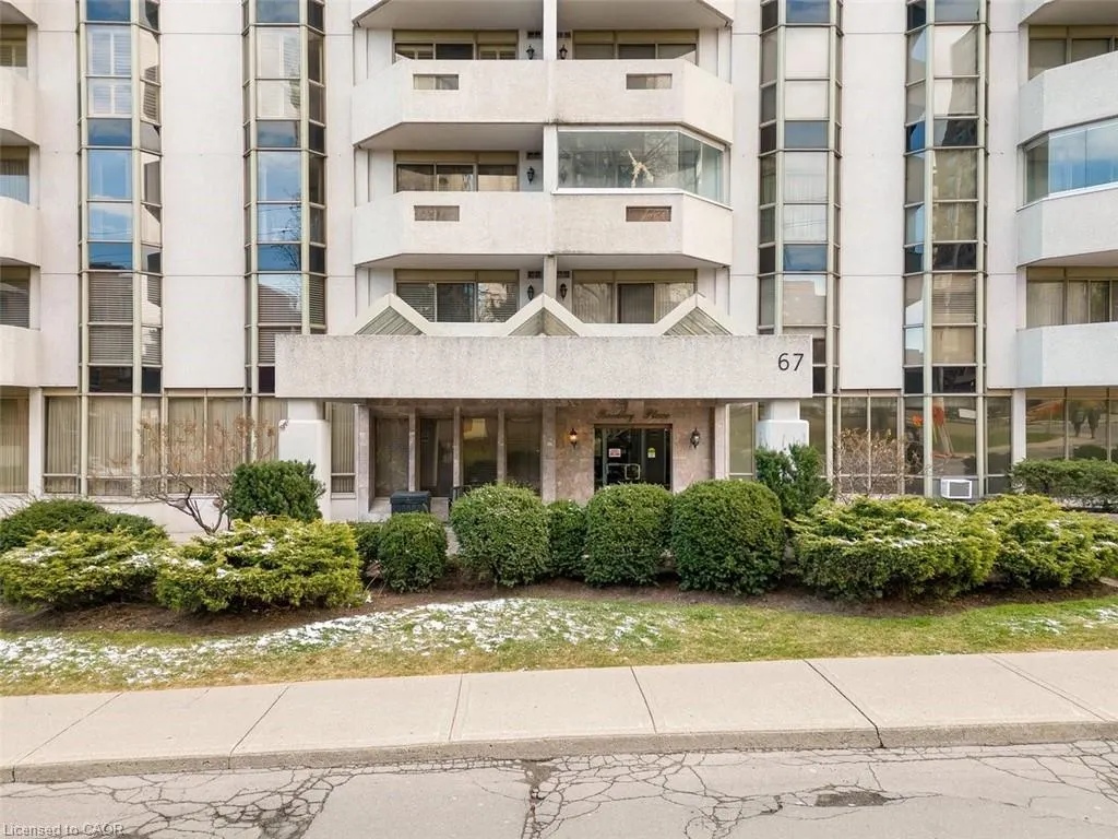 67 Caroline Street S, #102
