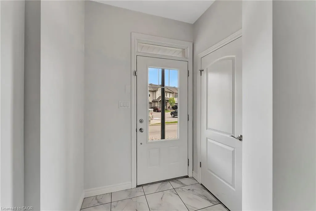 98 Shoreview Place, #18