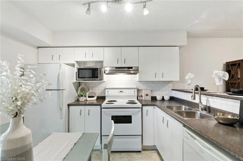 1490 Bishops Gate, #305