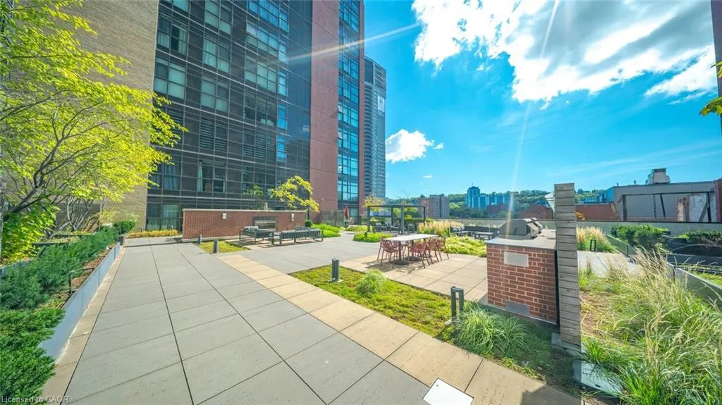 118 King Street E, #520
