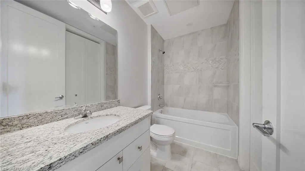 118 King Street E, #520