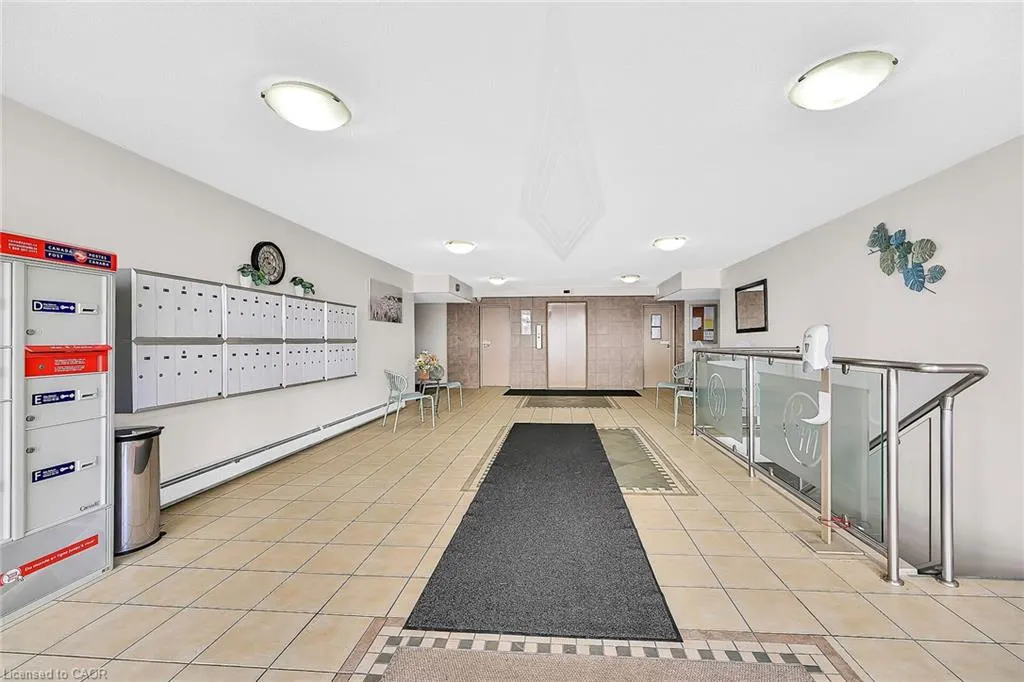 510 Queenston Road, #404