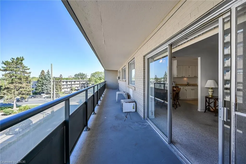 510 Queenston Road, #404