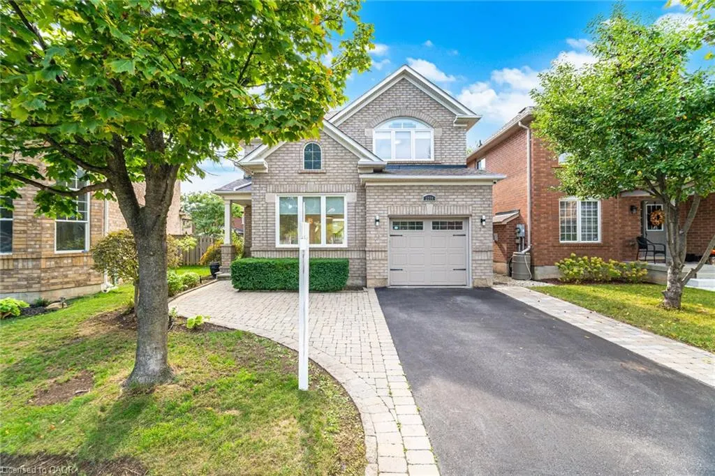 2270 Dunforest Crescent