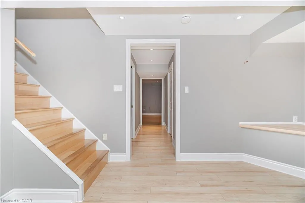 2270 Dunforest Crescent