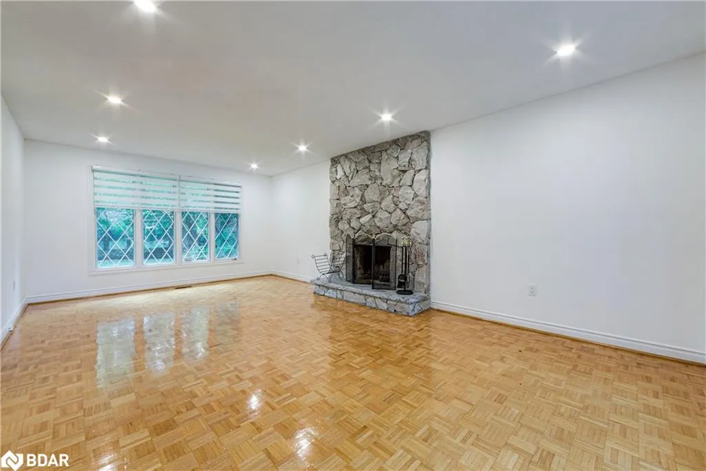 30 Birkbank Drive