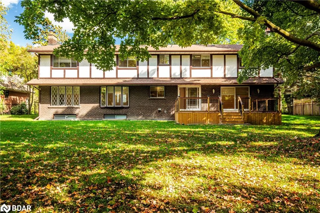 30 Birkbank Drive