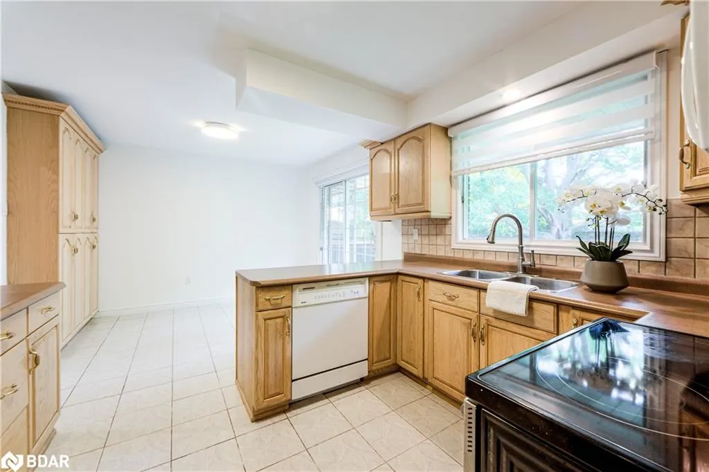 30 Birkbank Drive