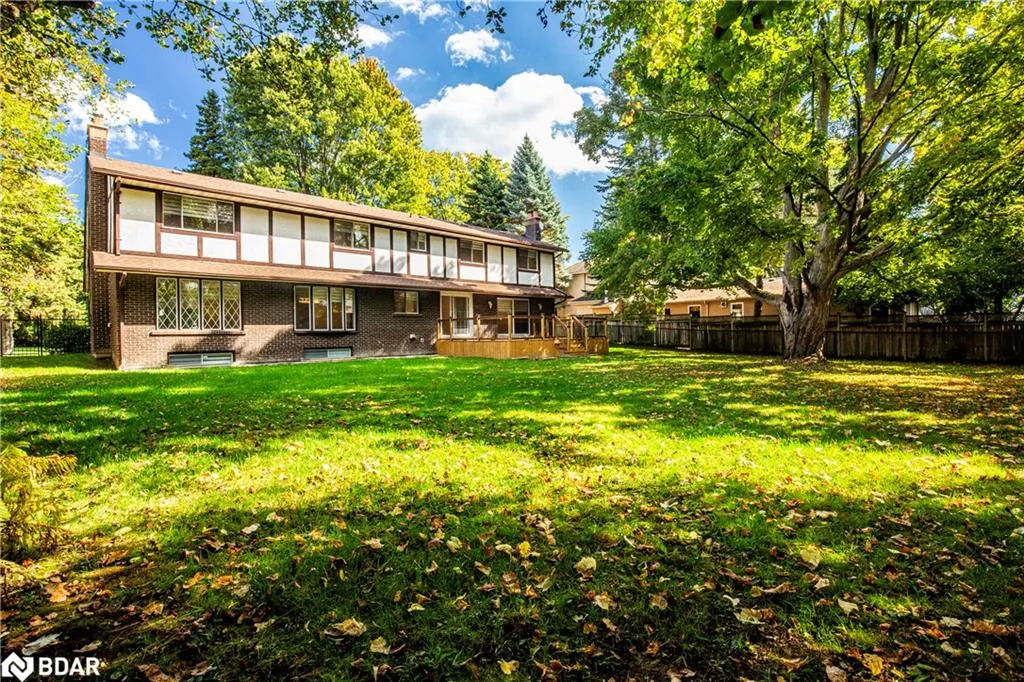 30 Birkbank Drive