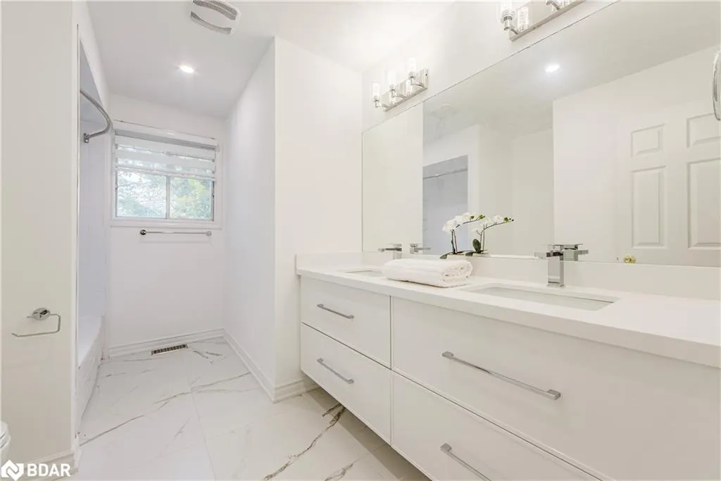 30 Birkbank Drive