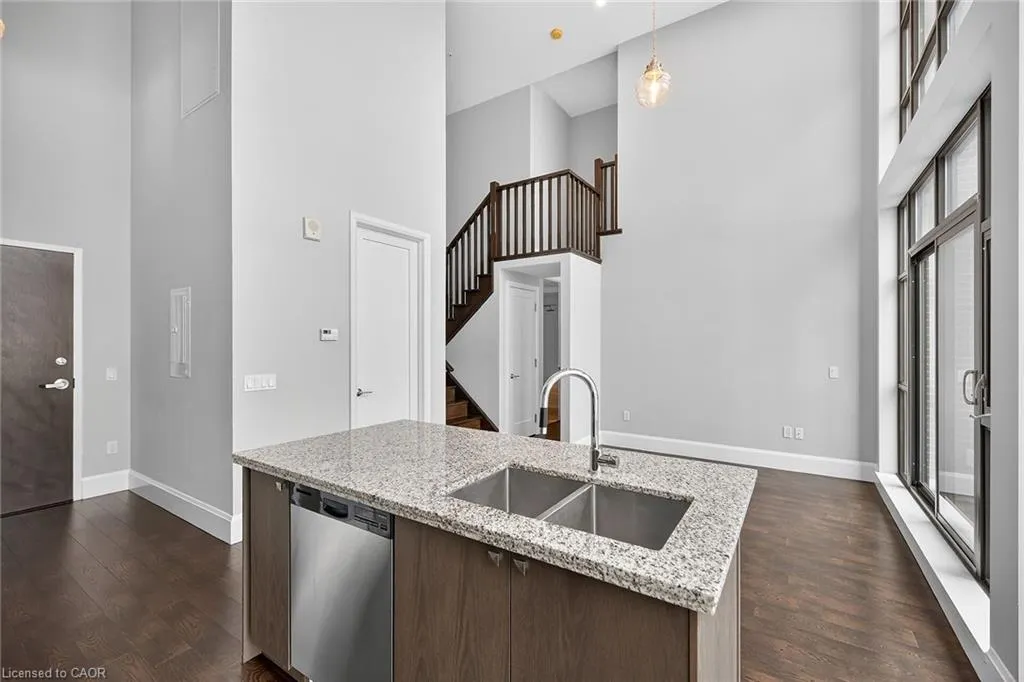 112 King Street E, #LPH6