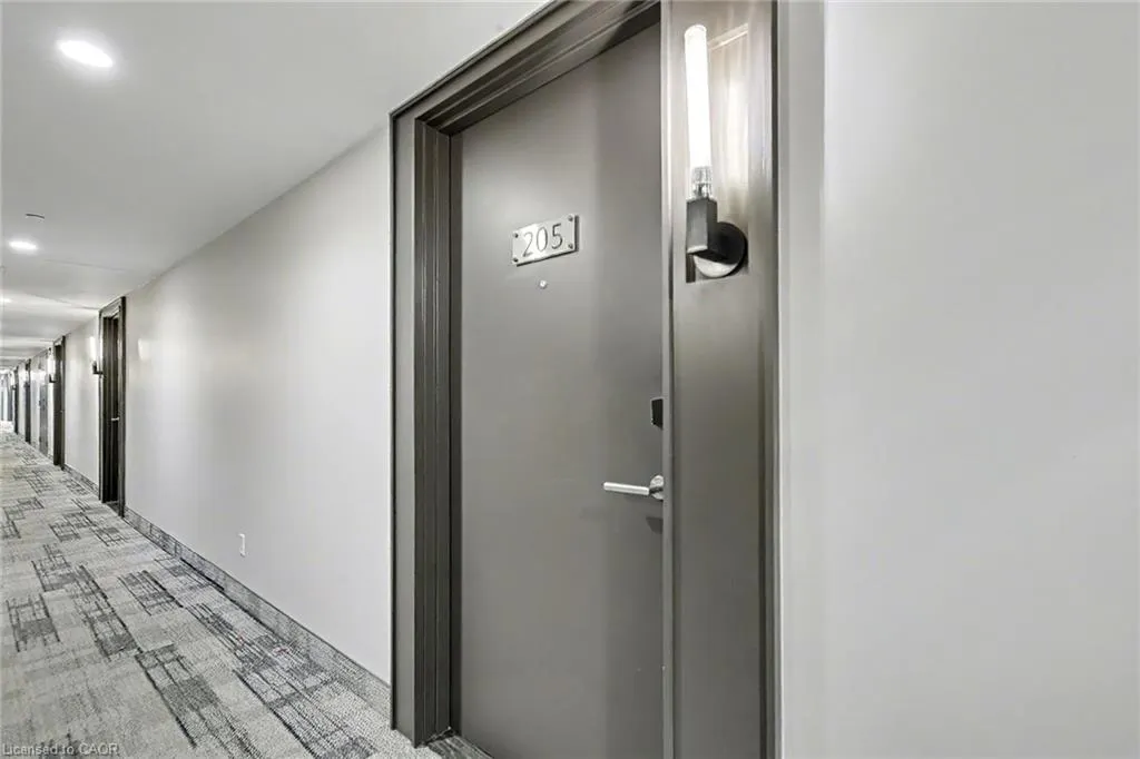 63 Arthur Street S, #205