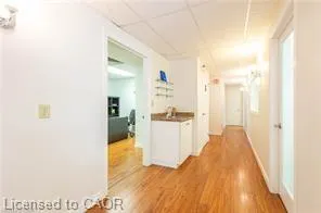 585 Queen Street S