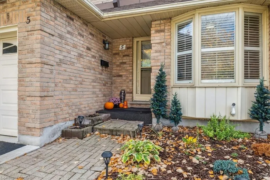 15 Ellington Avenue, #5