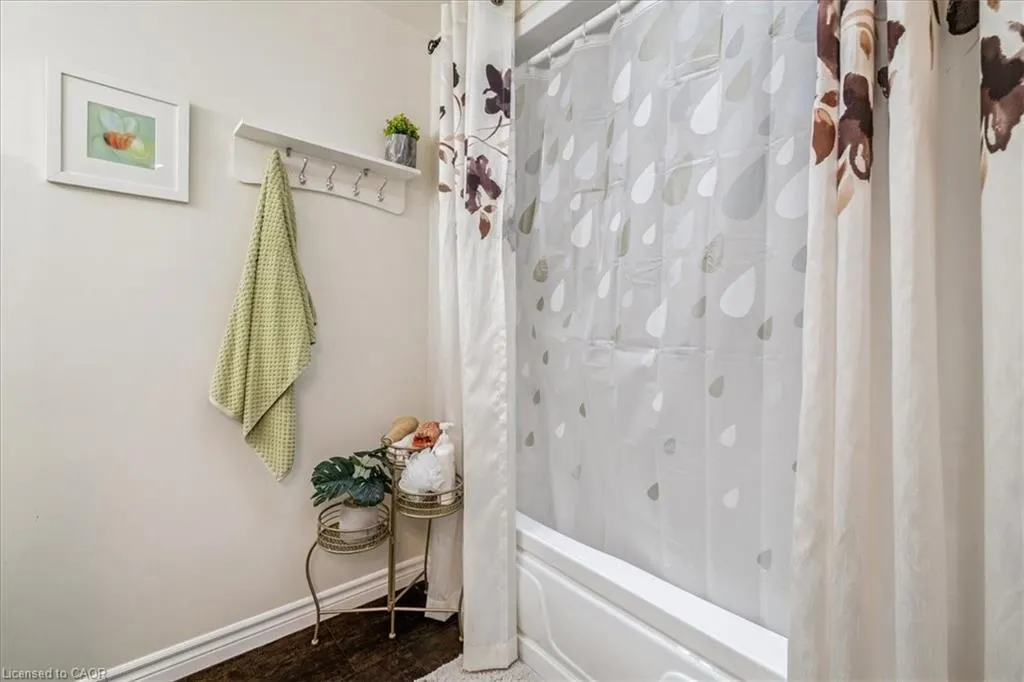 15 Ellington Avenue, #5